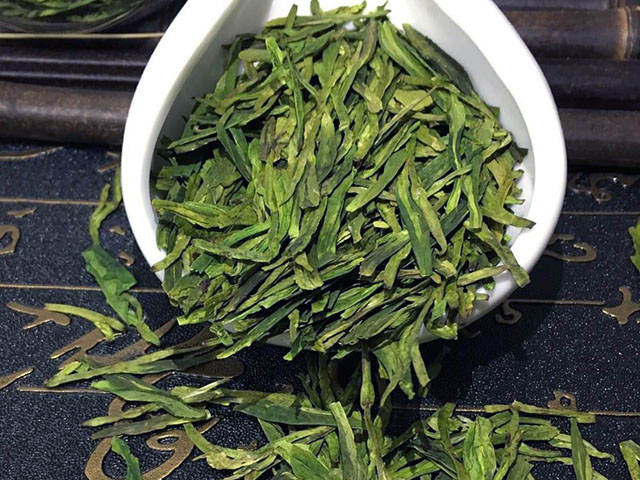 西湖龙井茶的传说故事