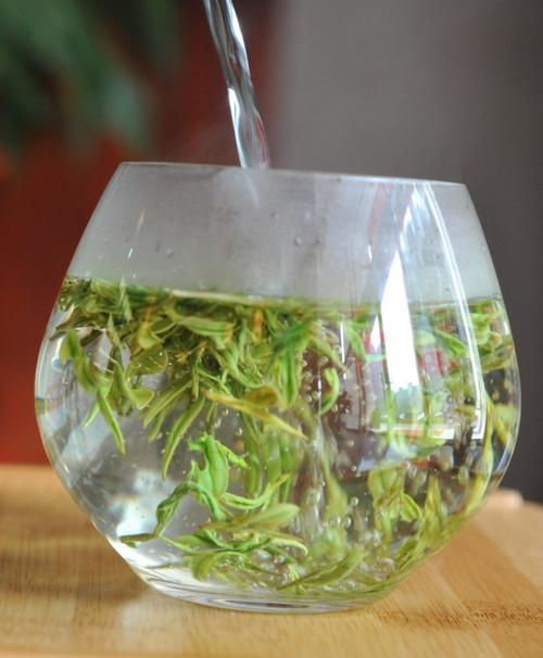 喝开化龙顶茶有什么好处，盘点开化龙顶茶的七大功效