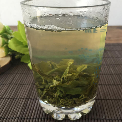 喝泉岗辉白茶有什么好处，盘点泉岗辉白茶的八大功效