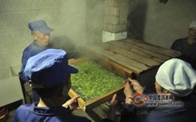 日铸雪芽的烘干过程