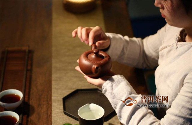 泡白茶用什么泥的紫砂壶？新白茶用朱泥壶！