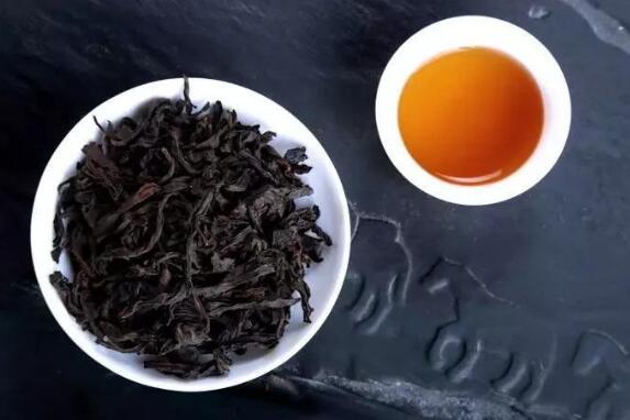 夏日喝武夷岩茶的好处，健脾养胃