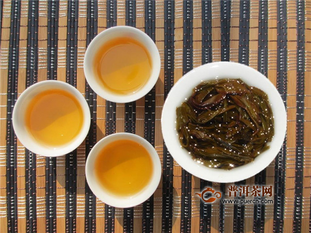 凤凰单丛适合什么茶具？常用的盖碗和紫砂壶即可