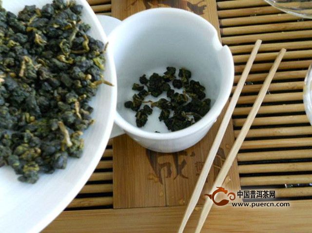 金萱茶可以用热水泡吗