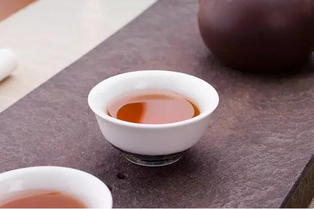 闲来一杯柑普茶，清新又温暖