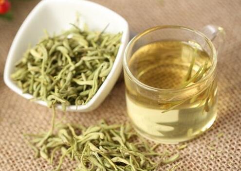 金银花茶的功效与作用——清咽降火的良方