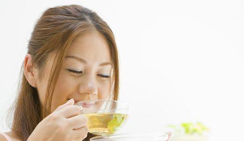 三七花沏茶可治耳鸣，可治疗失眠偏头痛