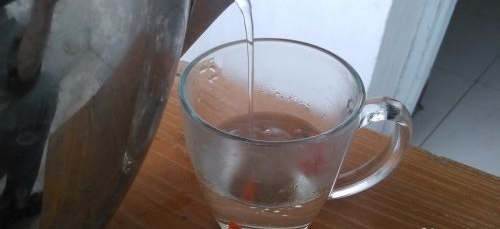 枸杞子泡水喝的功效,枸杞子泡水喝的害处与好处及做法[图解]