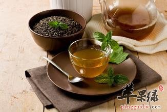 夏季多喝荷叶茶 可以清暑利湿