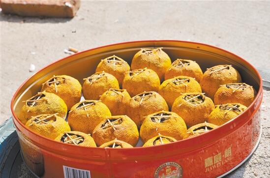 柑香飘满城！冬日暖阳下的“柑皮阵”