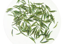 金山翠芽：似镇江金山塔倒映于扬子江中，饮之鲜浓，回味无穷-茗扬网