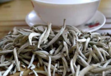 白毫银针属于什么茶 散茶贵还是茶饼贵呢-茗扬网