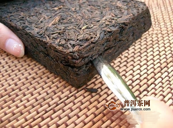 花砖茶怎么打开？撬花砖茶的方法