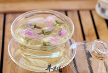 女性经常喝玫瑰花茶改善色斑-茗扬网