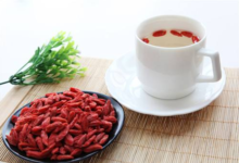 枸杞子泡水喝的功效及害处-茗扬网