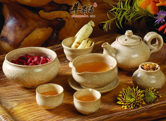 枸杞子泡水喝有什么功效 枸杞怎么吃