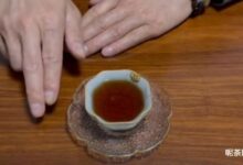 喝茶的礼仪叩手礼三种(喝茶的规矩常识大全)-茗扬网